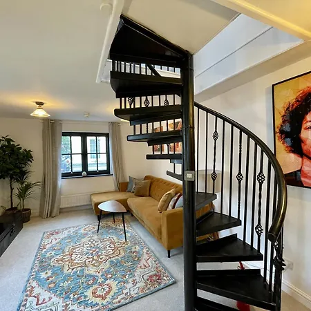 Apartment Cosy Oasis In The Heart Of Clifton Village