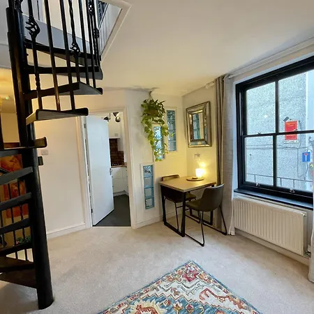 Cosy Oasis In The Heart Of Clifton Village Appartement