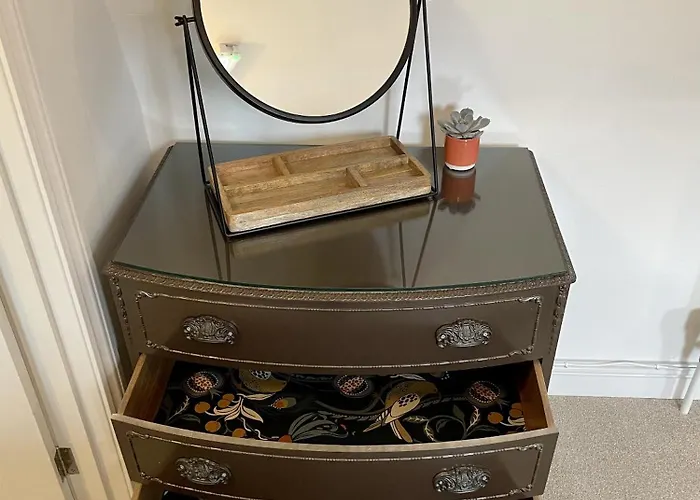 Cosy Oasis In The Heart Of Clifton Village Apartment *