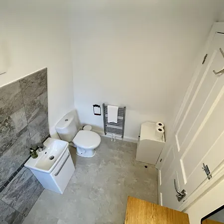 Cosy Oasis In The Heart Of Clifton Village Bristol