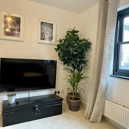 Cosy Oasis In The Heart Of Clifton Village * Bristol