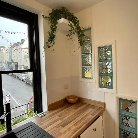 Cosy Oasis In The Heart Of Clifton Village
