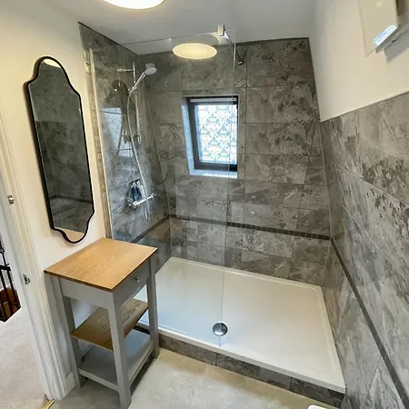 Cosy Oasis In The Heart Of Clifton Village *