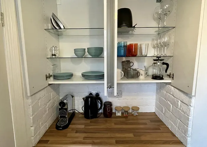 Cosy Oasis In The Heart Of Clifton Village Lejlighed