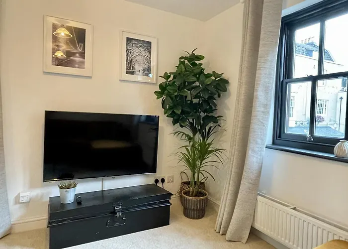 Cosy Oasis In The Heart Of Clifton Village * Bristol