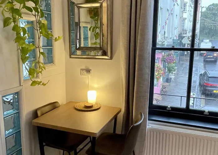 Cosy Oasis In The Heart Of Clifton Village