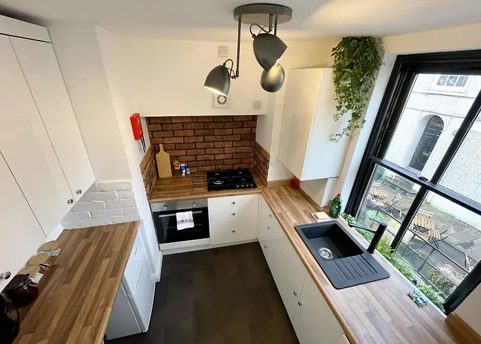 Cosy Oasis In The Heart Of Clifton Village Lejlighed *