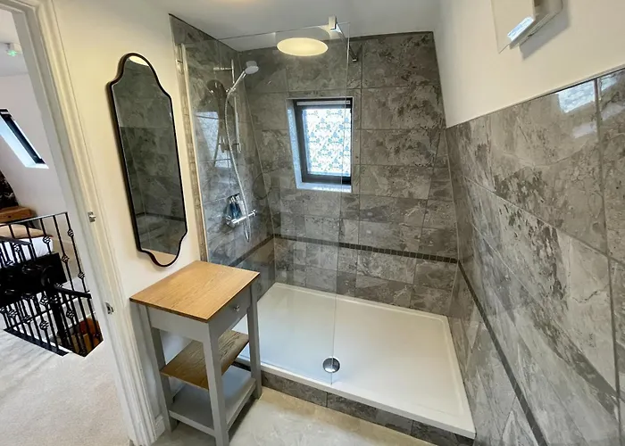 Cosy Oasis In The Heart Of Clifton Village *